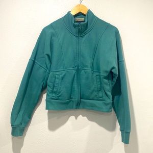 Universal thread zip crop jacket